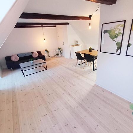 Beautiful 2 Bedroom Apartment Center Of City Randers Bagian luar foto